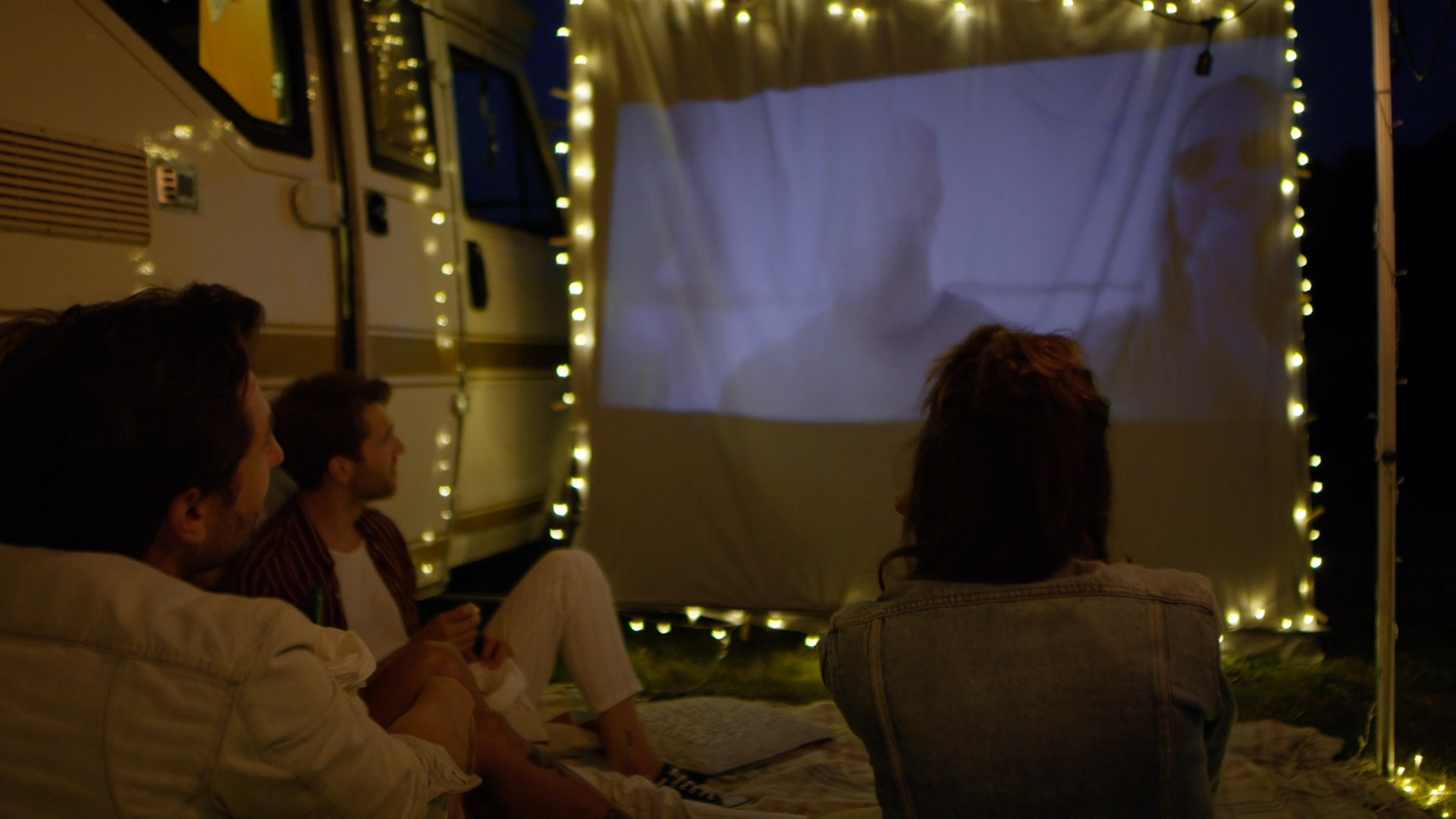 Outdoor Movie Nights Made Simple: How To Build A Portable Projection Setup Anywhere